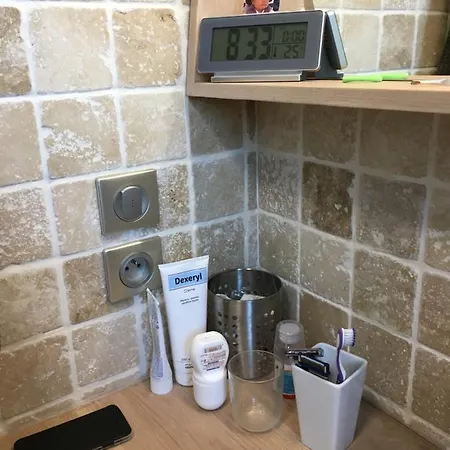 Bed & Breakfast Dans Avec Piscine Gleizé