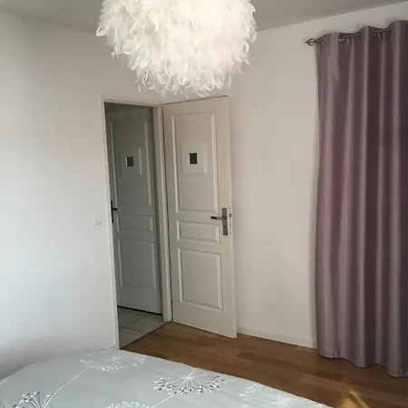 Bed and breakfast Dans Avec Piscine Gleizé