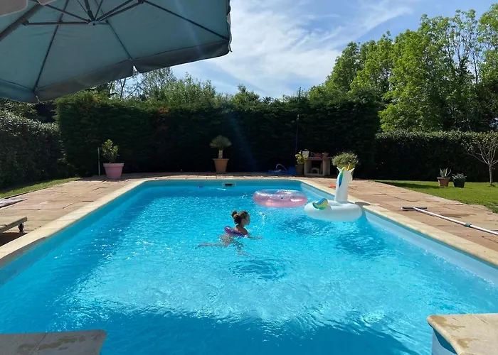 Dans Avec Piscine