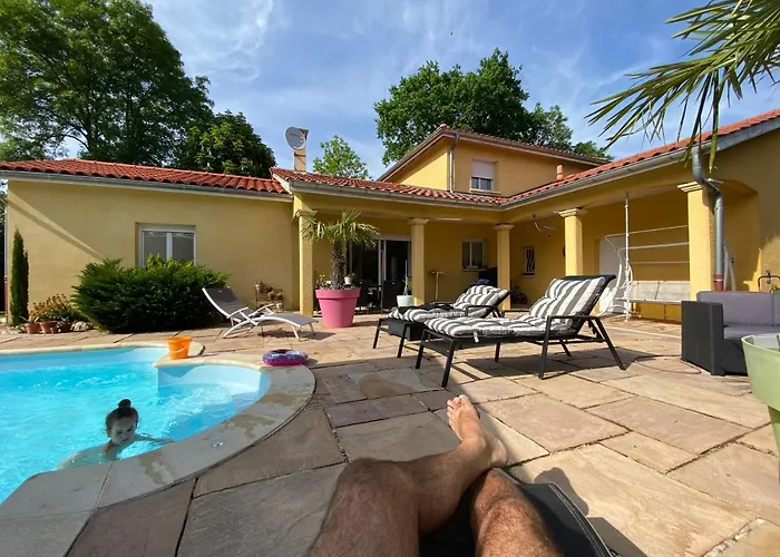Dans Avec Piscine 3*