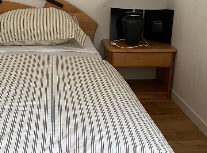 Dans Avec Piscine Bed and Breakfast 3*