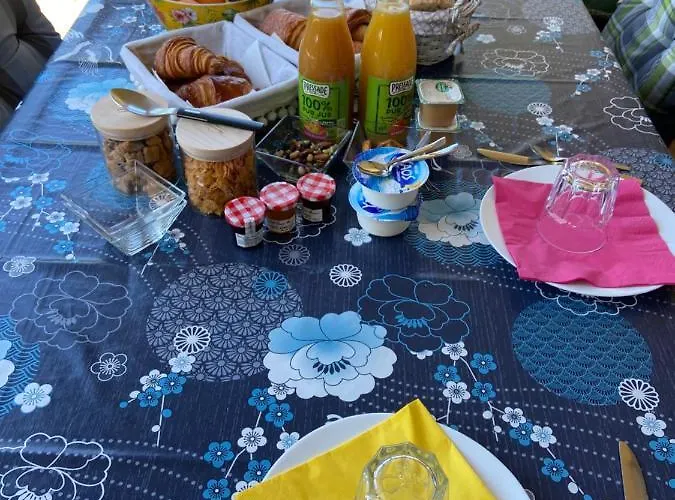 Bed and Breakfast Dans Avec Piscine 3*