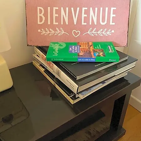 Dans Avec Piscine Bed and breakfast