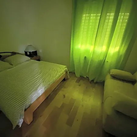 Bed and breakfast Dans Avec Piscine